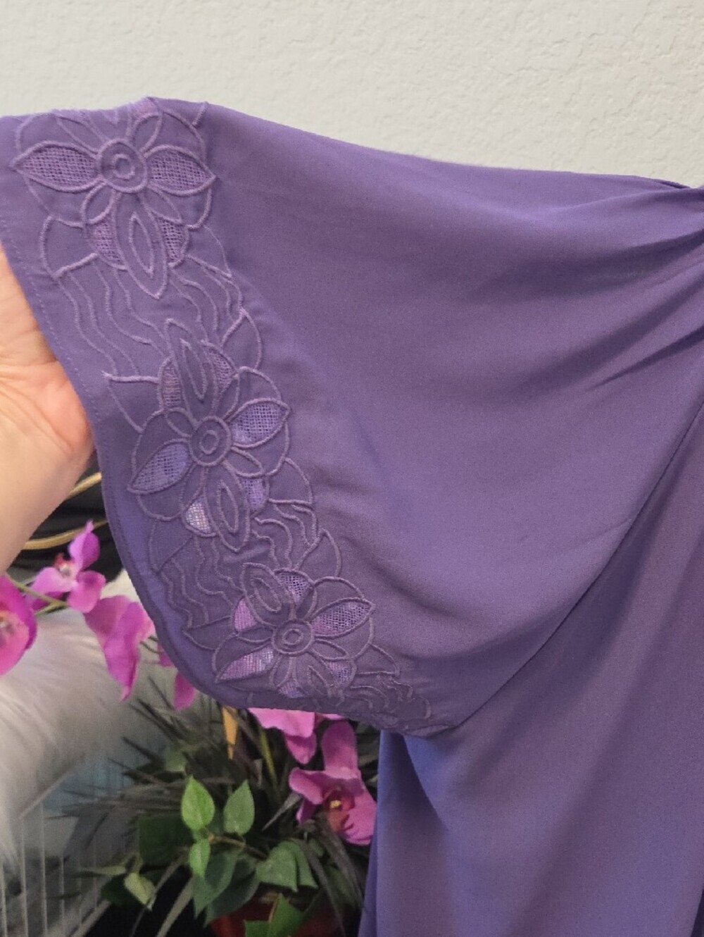 Ann Taylor XL Violet Purple Floral Embroidered Tie Neck Flutter Sleeve Blouse - Picture 4 of 6